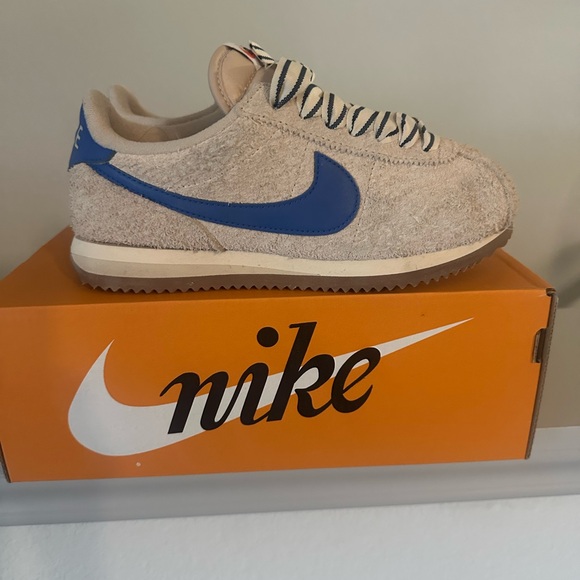 Nike Shoes - Nike Kids Sneakers in Beige and Blue